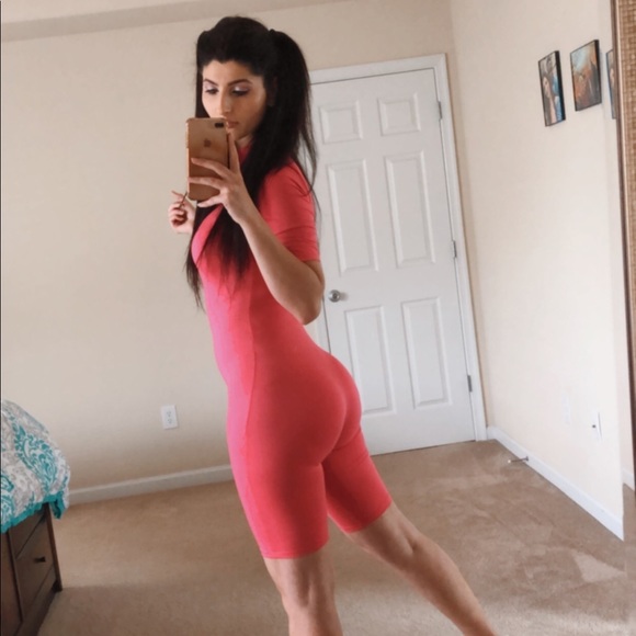 Fashion Nova pink stretchy romper size S/M - Picture 1 of 6